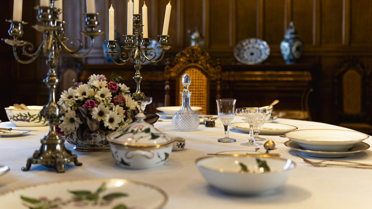 Exklusiv gedeckter Tisch für ein privates VIP-Dinner